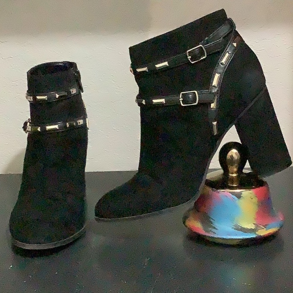 Thalia Sodi Black Ankle Booties with Classic Rounded Toe
